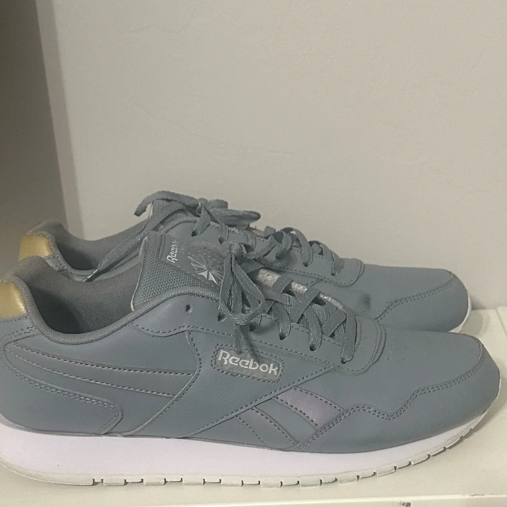 Rebook Classic Sneakers for Women - Picture 4 of 11